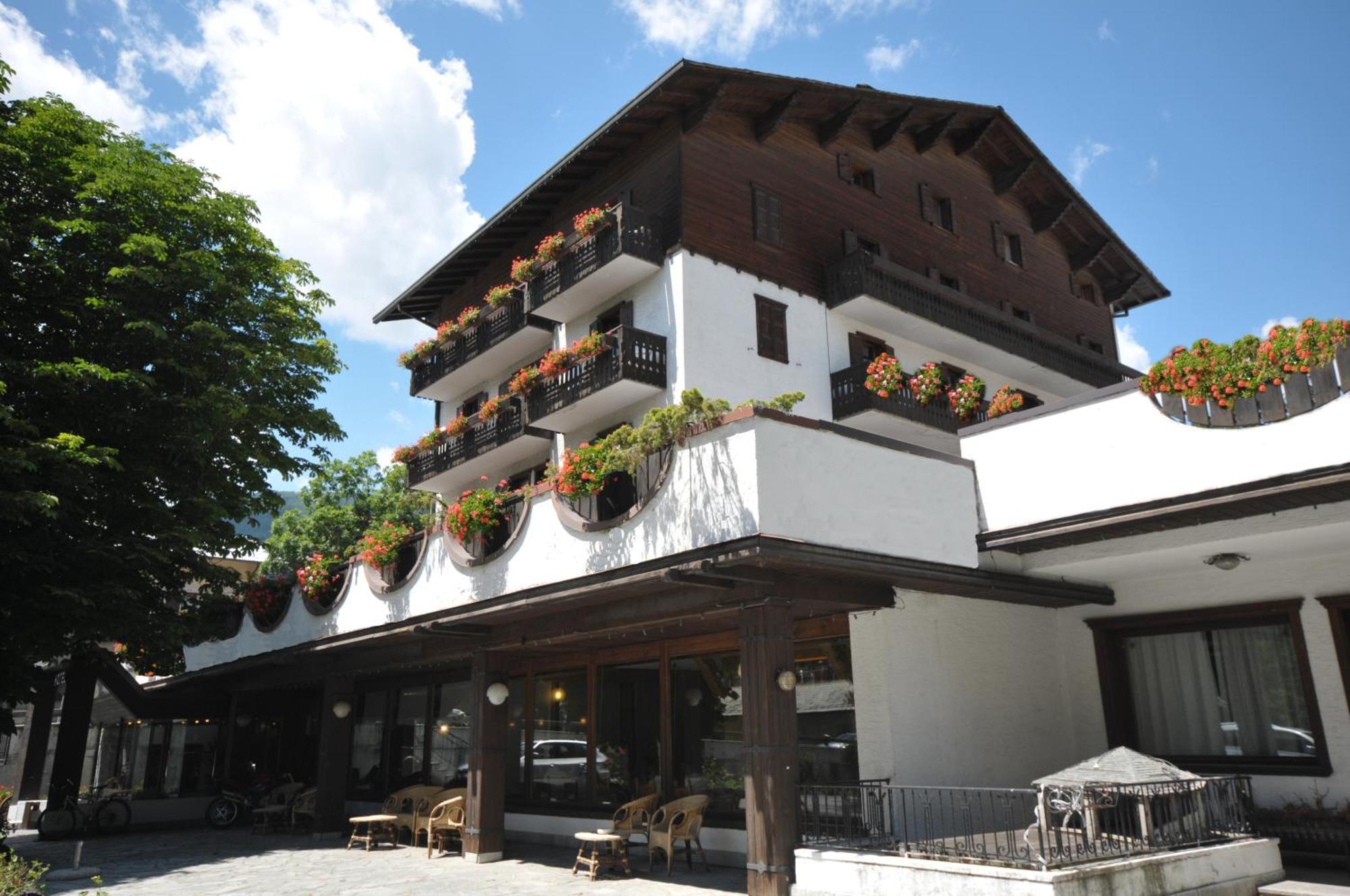 Hotel Nazionale Bormio Exterior foto
